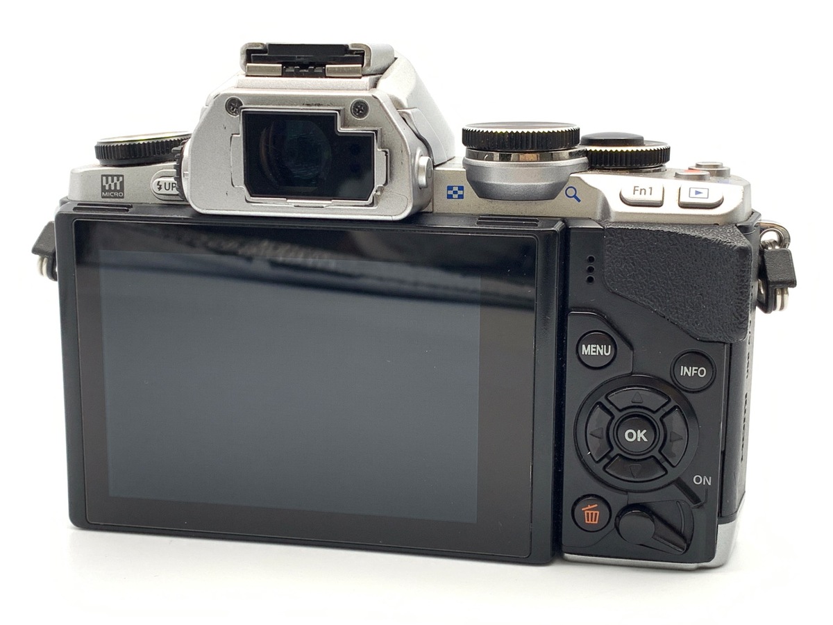 �I�����p�X OM-D E-M10 �{�f�B �V���o�[