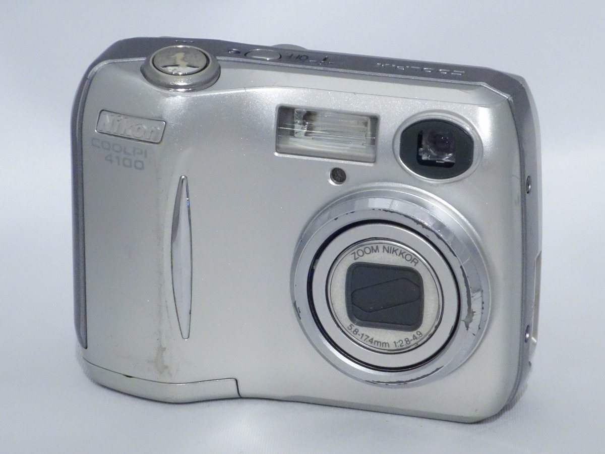【状態良好】Nikon COOLPIX4100 クロムシルバー Nikon COOLPIX 4100 4.0MP Digital Camera - Silver 18208255221