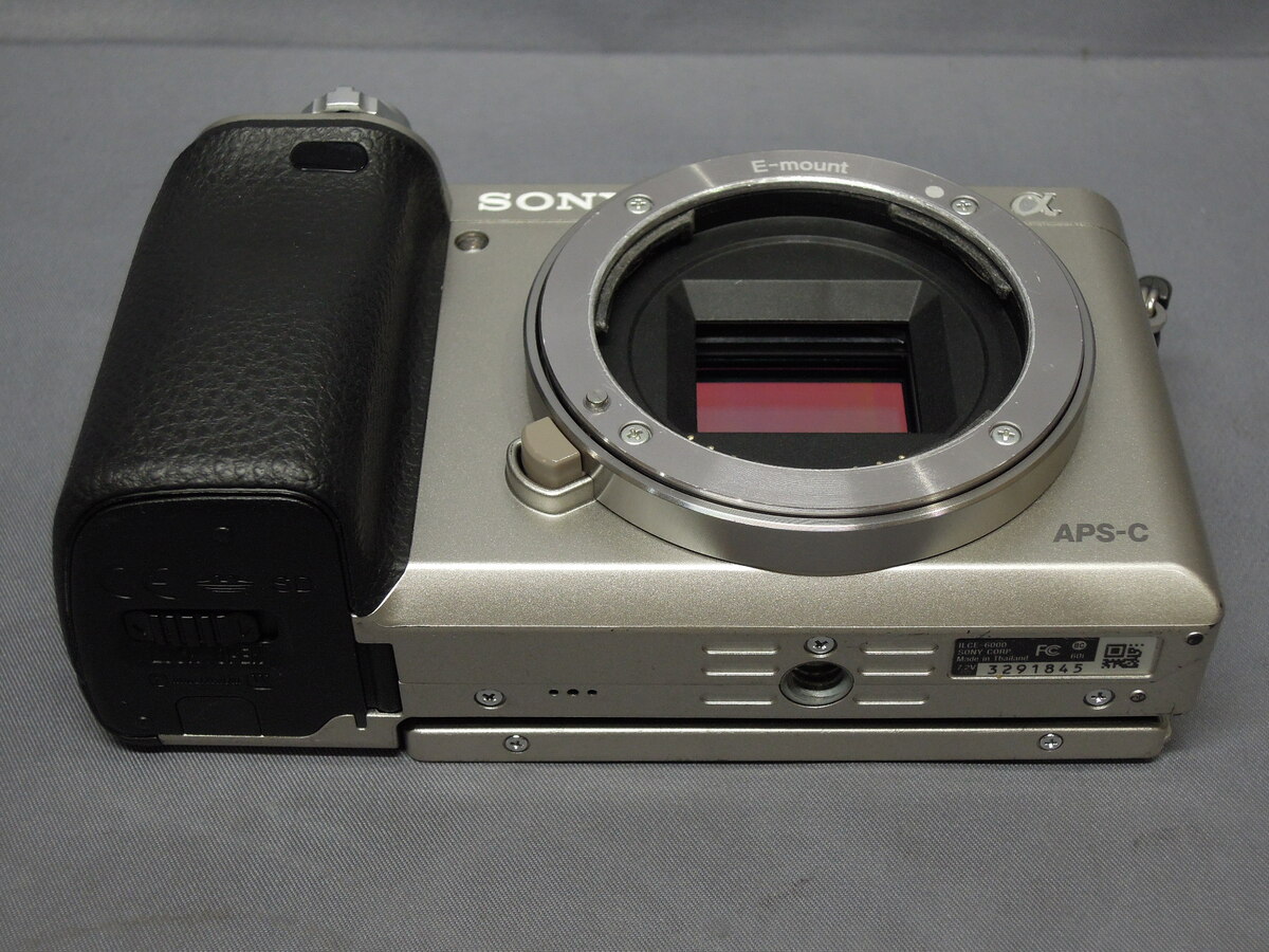 【中古】ソニー α6000 ボディ シルバー [ILCE-6000 S]