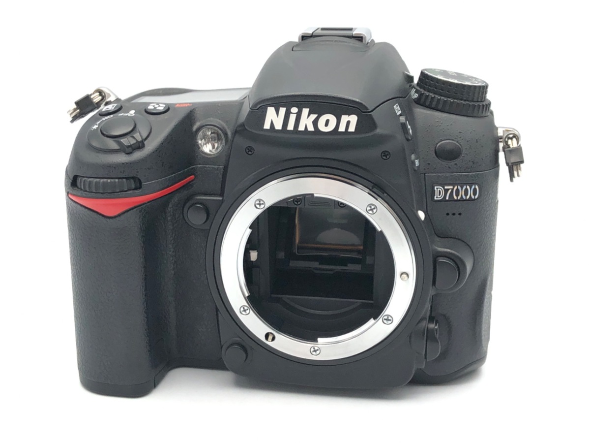 本日18:00までの出品！Nikon D7000ボディ・レンズとカバー付 本日18:00までの出品！Nikon D7000ボディ・レンズとカバー付