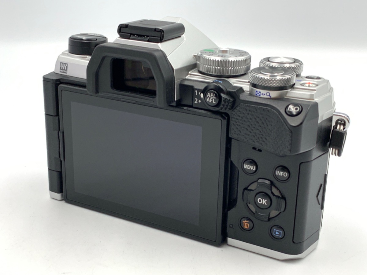 OM SYSTEM OM-5 �{�f�B �V���o�[
