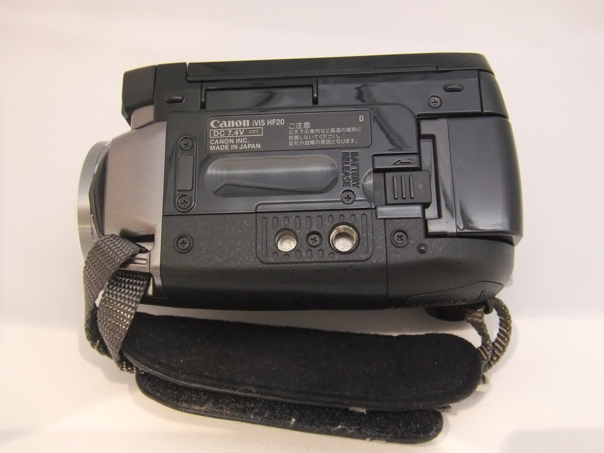 F244\"　動作未確認品　canon　ビデオカメラ　iVIS HF20 F244 動作未確認品 canon ビデオカメラ iVIS HF20