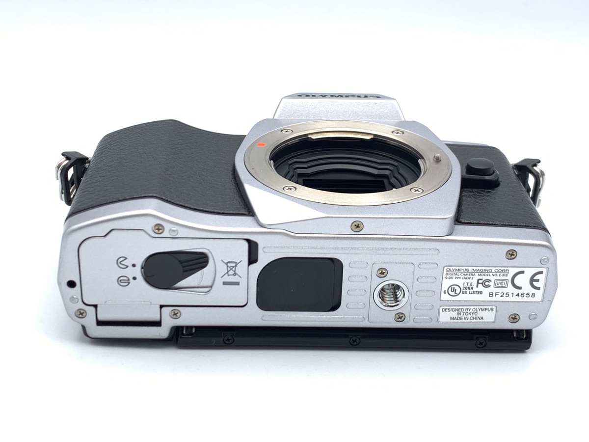 OM-D E-M5 ボディ シルバー【1605万画素】