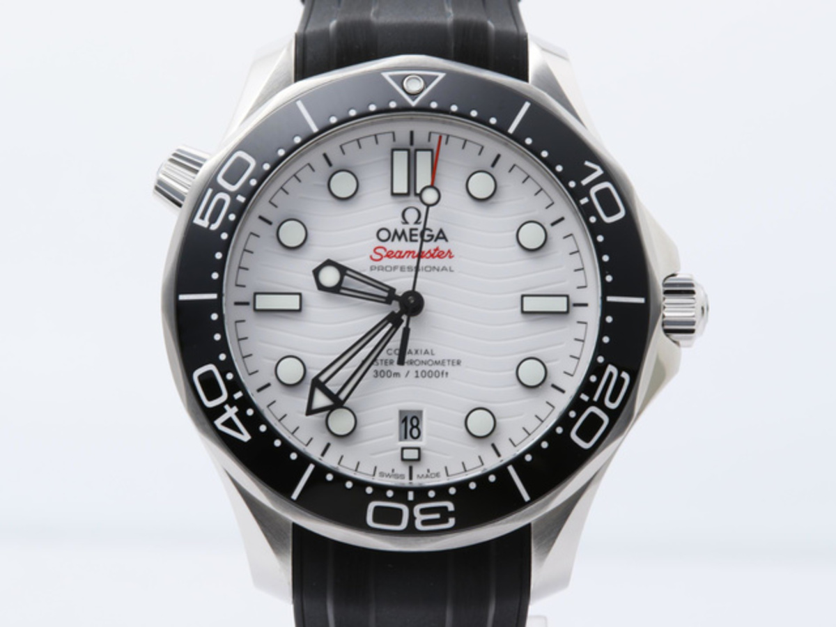 オメガ(OMEGA) シーマスター ダイバー300M ホワイト 210.32.42.20.04.001 ステンレススティール/セラミック