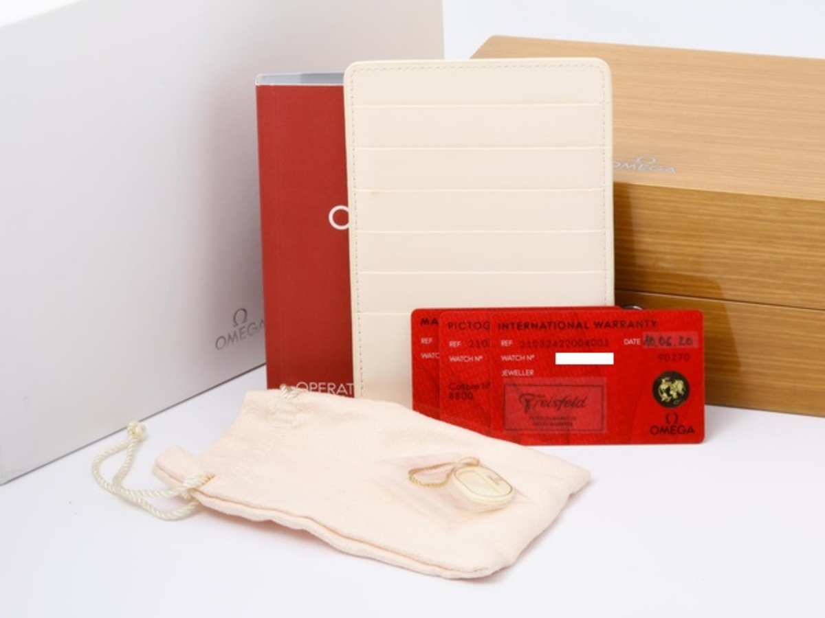 オメガ(OMEGA) シーマスター ダイバー300M ホワイト 210.32.42.20.04.001 ステンレススティール/セラミック