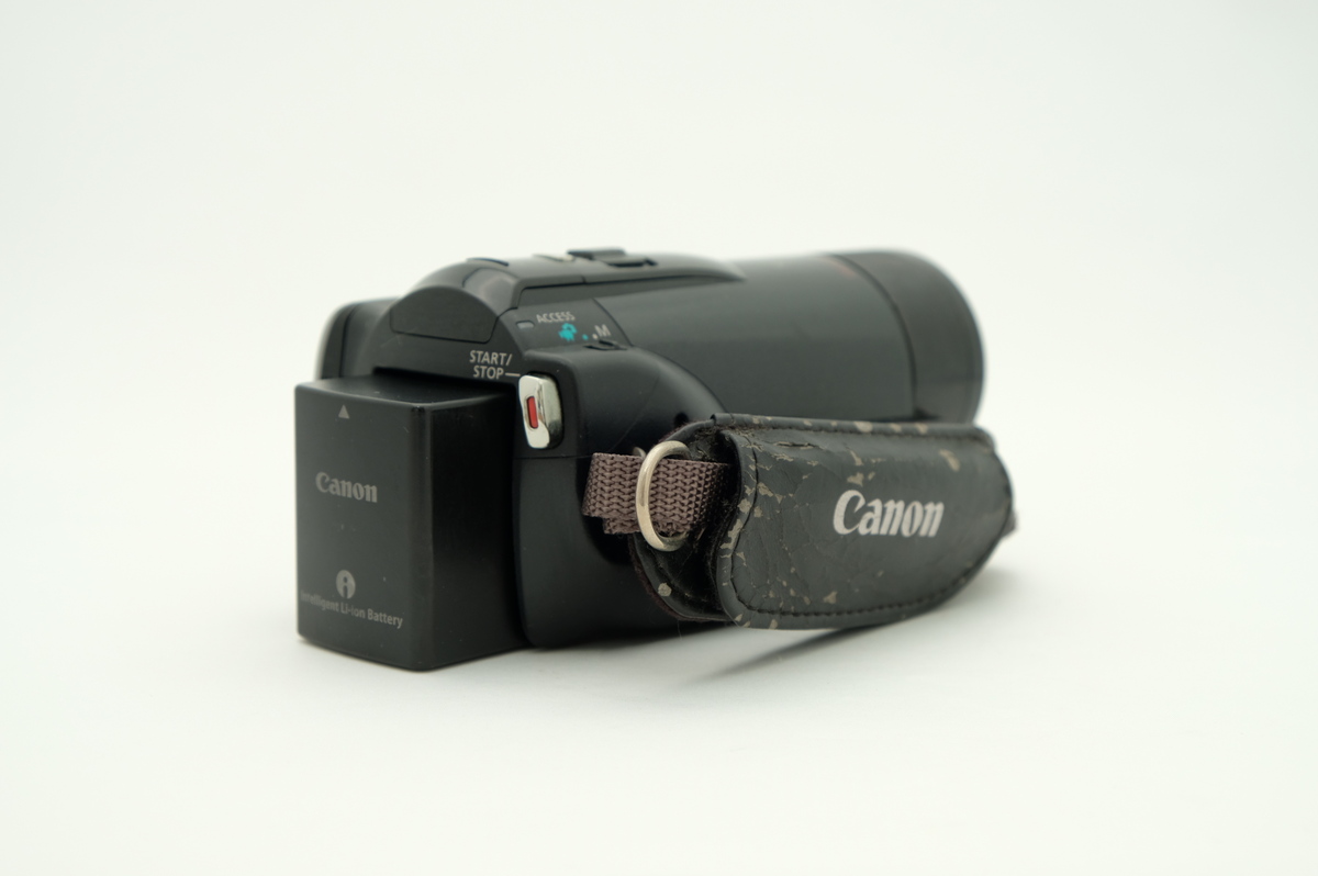 中古：C(やや難あり)】キヤノン iVIS HF M32 ブラック | 2445780037859