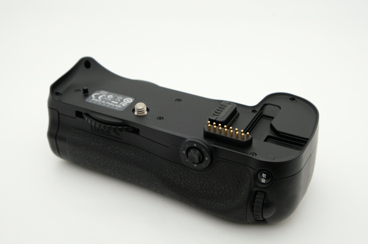 中古：AB(良品)】ニコン マルチパワーバッテリーパック MB-D10