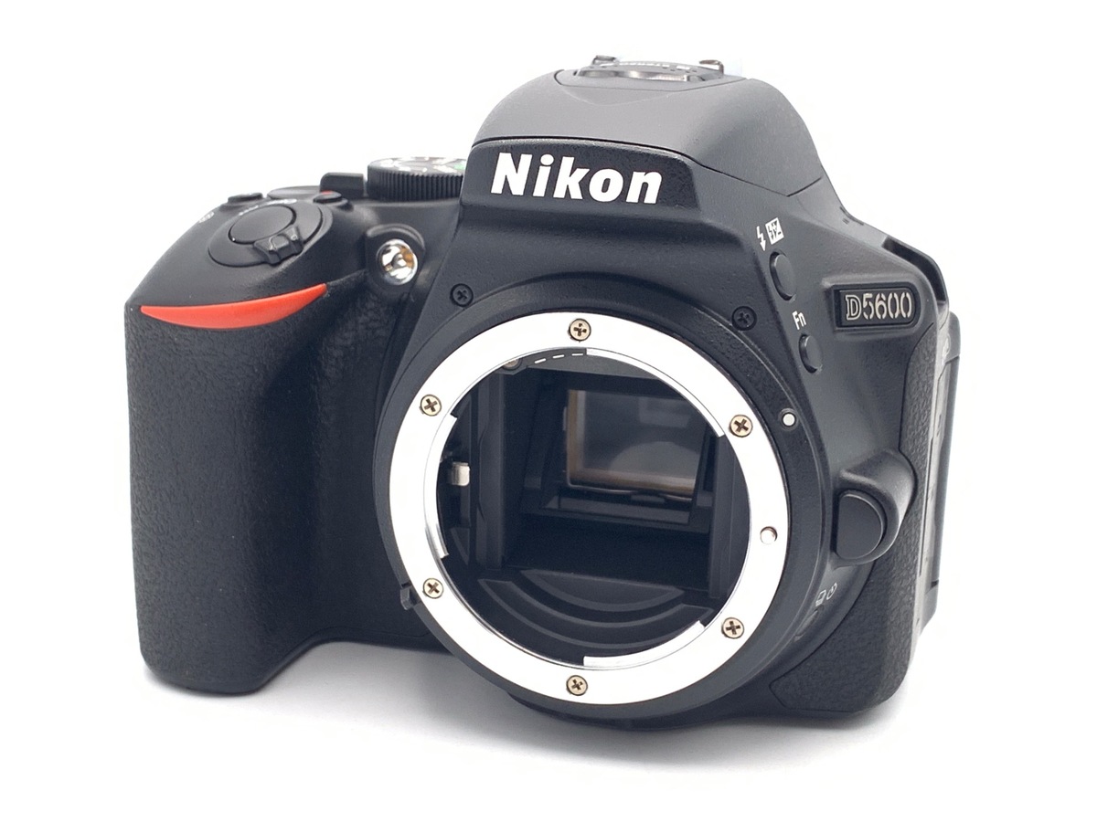 ★ほぼ新品★　Nikon ニコン デジタル一眼レフカメラ D5600 ボディ Amazon | Nikon デジタル一眼レフカメラ D5600 ダブルズーム