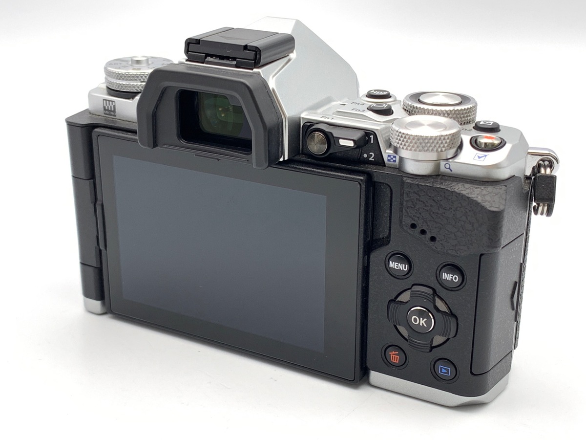 �I�����p�X OM-D E-M5 MarkII �{�f�B �V���o�[