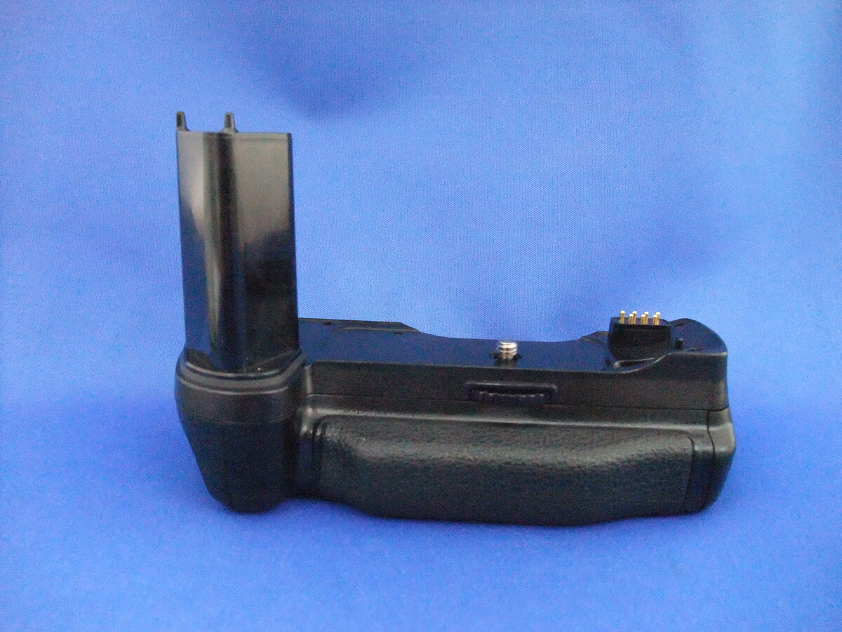 美品　NIKON マルチパワーバッテリー パックMB-15 F100用グリップ 中古：AB(良品)】ニコン（Nikon）MB-15 (マルチパワーバッテリーパック