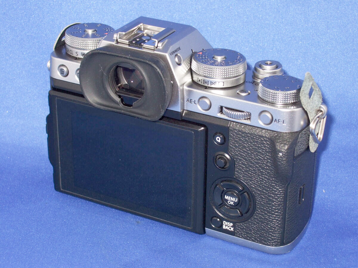 X-T3 ボディ シルバー【2610万画素】