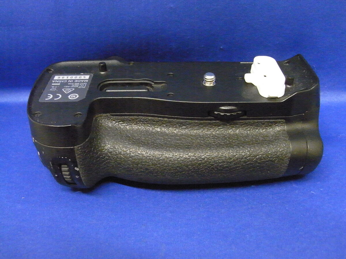 Nikon マルチパワーバッテリーパック MB-D18 マルチパワーバッテリーパック MB-D18 - 概要 | アクセサリー