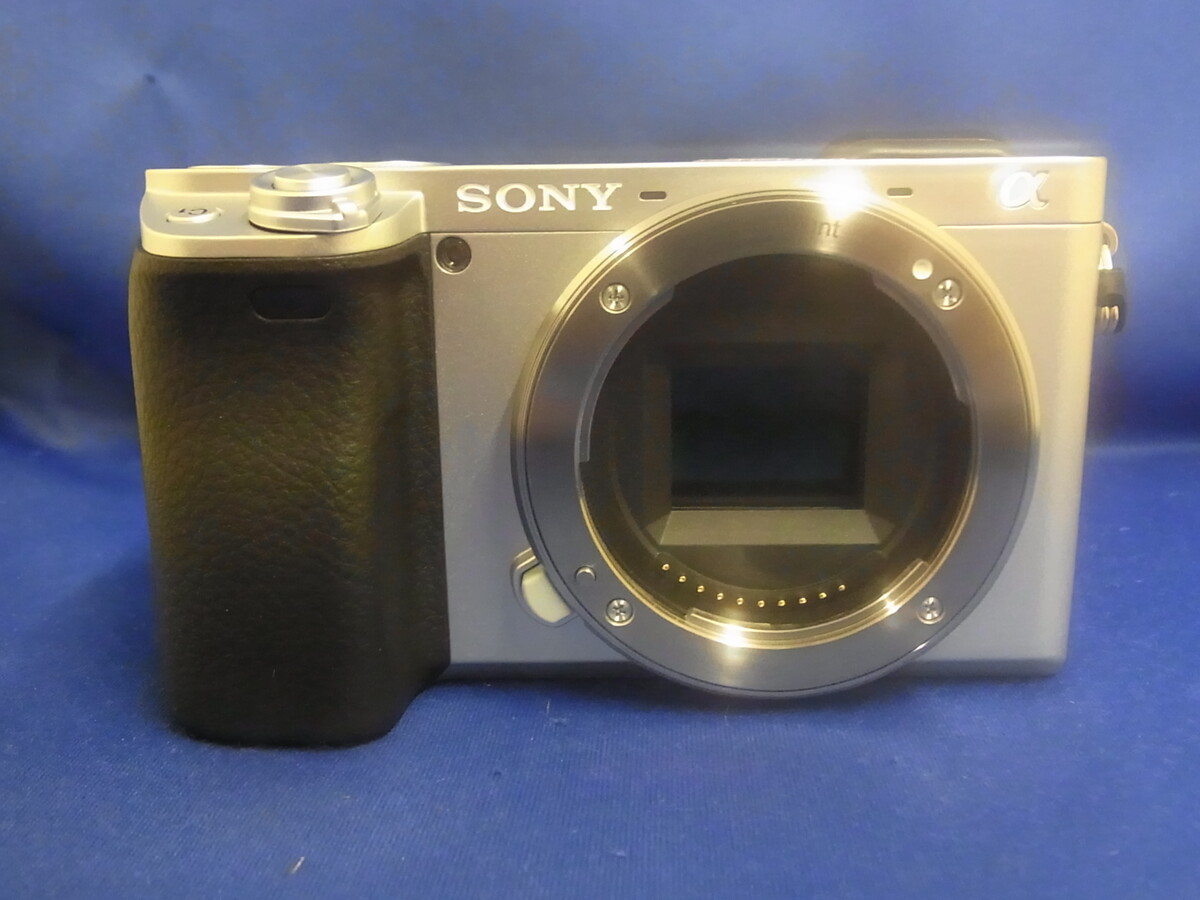 α6400 ボディ シルバー ILCE-6400【2420万画素】