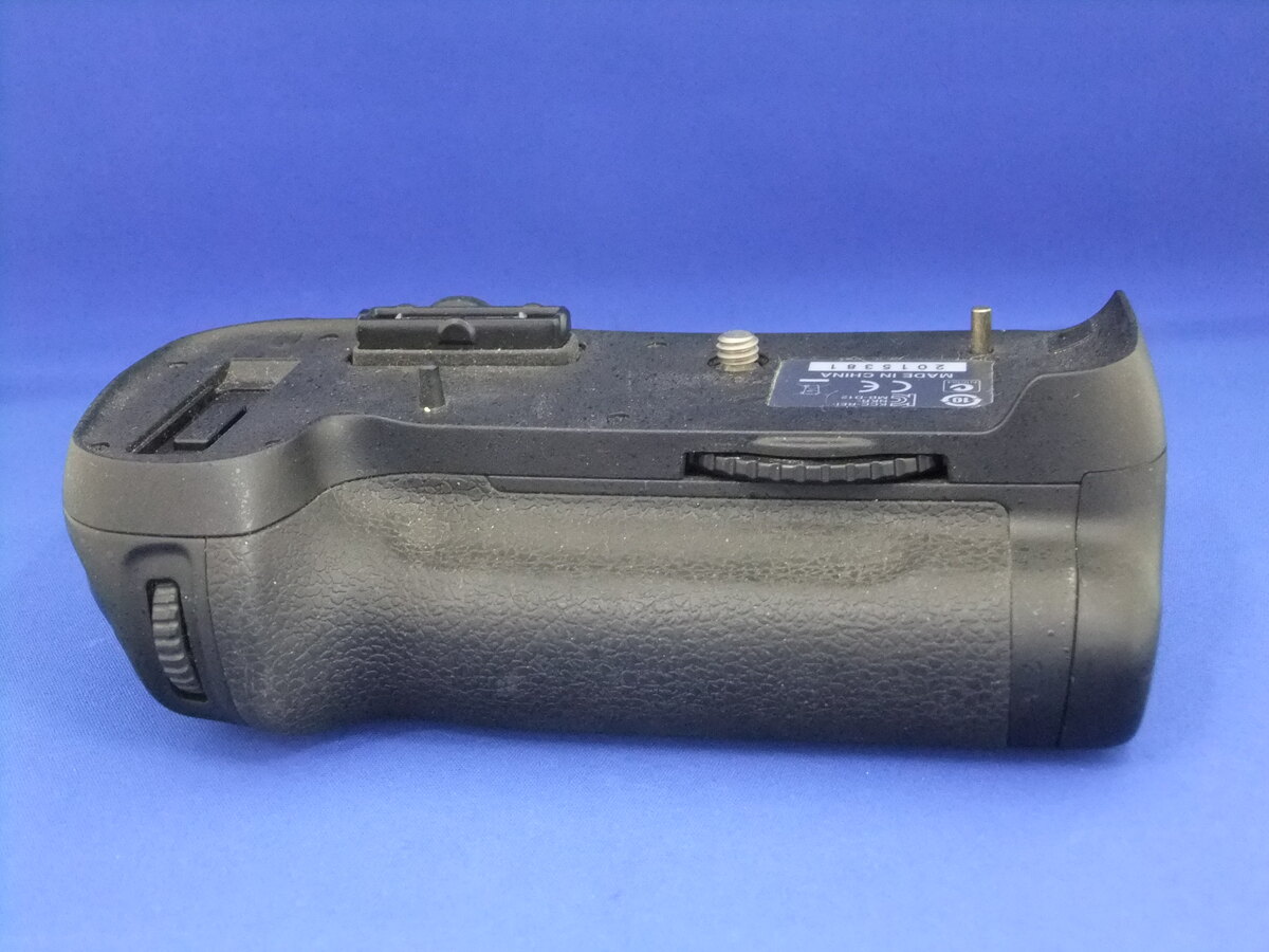 中古：B(並品)】ニコン マルチパワーバッテリーパック MB-D12 