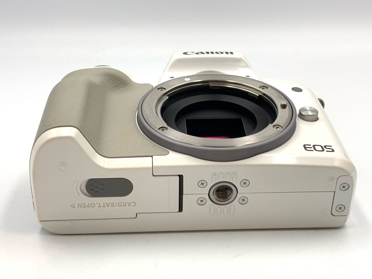 【中古】キヤノン EOS Kiss M ボディ ホワイト