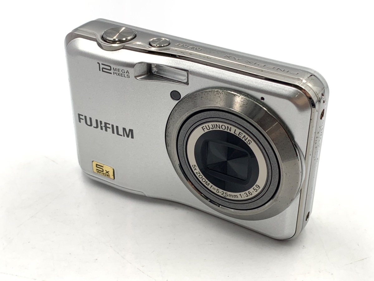 スリムなボディに1600万画素CCDと広角26mm光学式5倍ズームレンズ