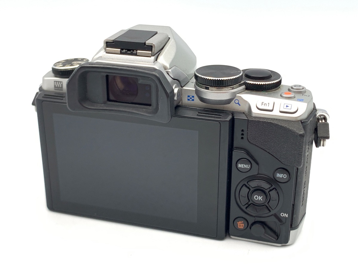 �I�����p�X OM-D E-M10 �{�f�B �V���o�[