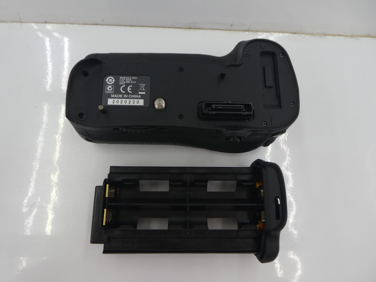 中古：AB(良品)】ニコン マルチパワーバッテリーパック MB-D12