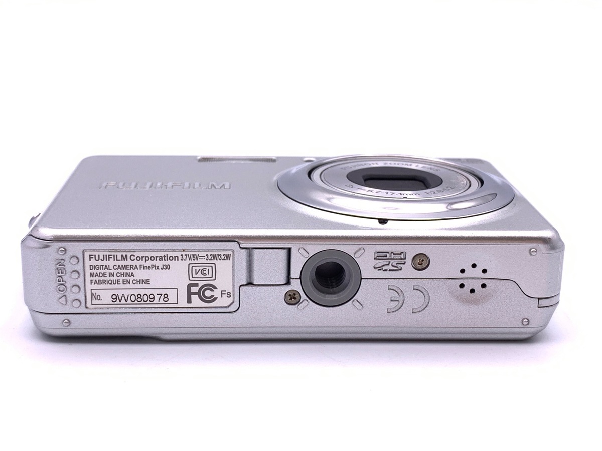中古：B(並品)】フジフイルム（FUJIFILM）FinePix J30 シルバー【1220