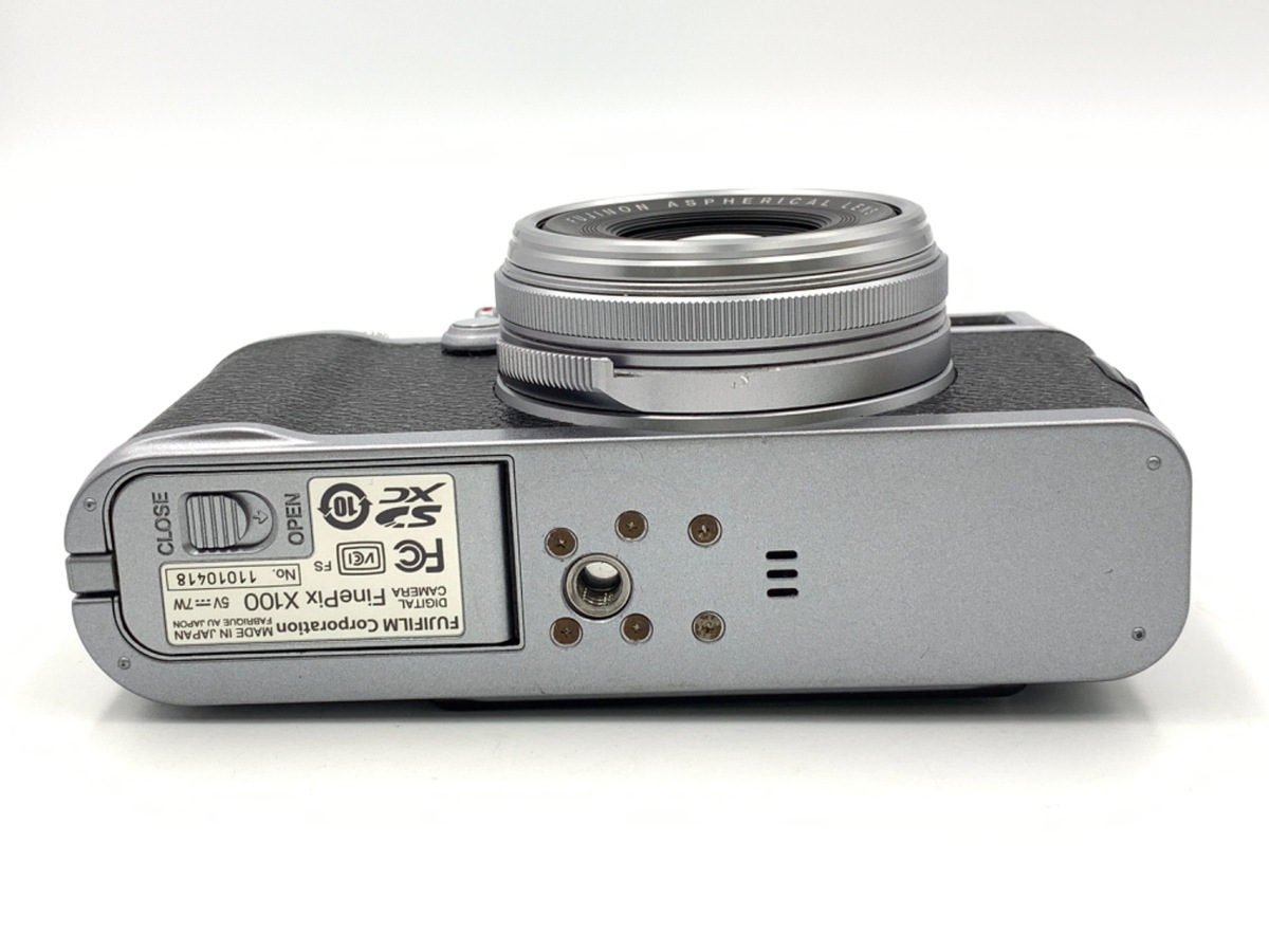 FUJIFILM X100 シルバー【1230万画素】