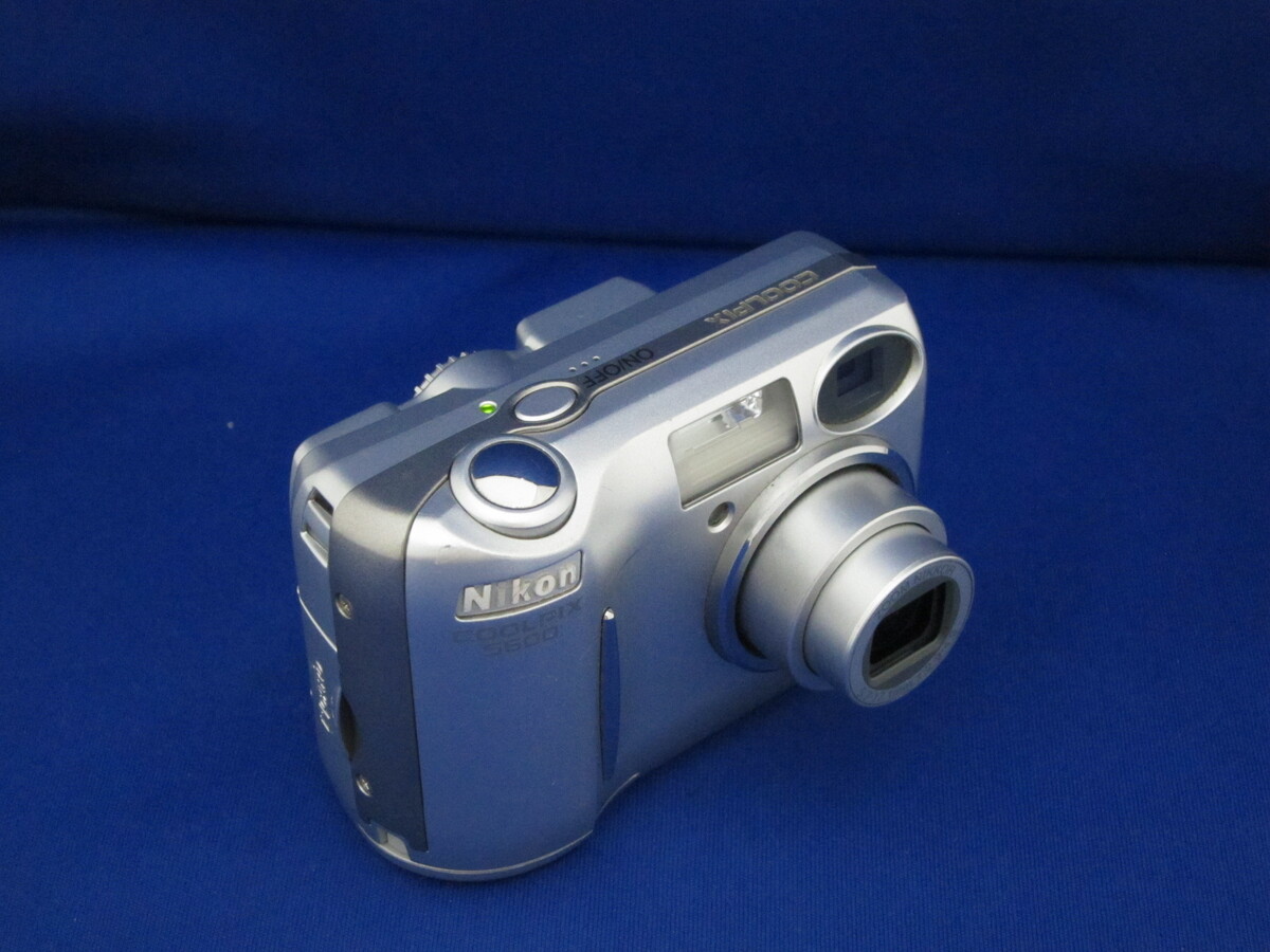 中古：B(並品)】ニコン（Nikon）COOLPIX 5600 シルバー【500万画素