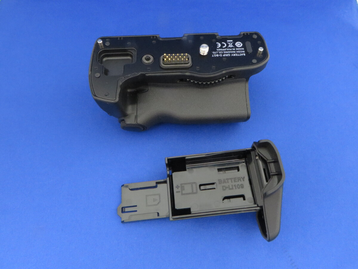 中古：AB(良品)】ペンタックス バッテリーグリップ D-BG7 | 2447720023960