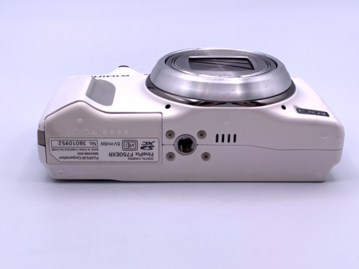 FinePix F750EXR ホワイト【1600万画素】