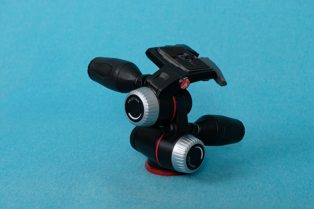 値下げ⭕️ マンフロット 3Way雲台フリクション MHXPRO-3W 値下げ⭕️ マンフロット 3Way雲台フリクション MHXPRO-3W 【公式通販】