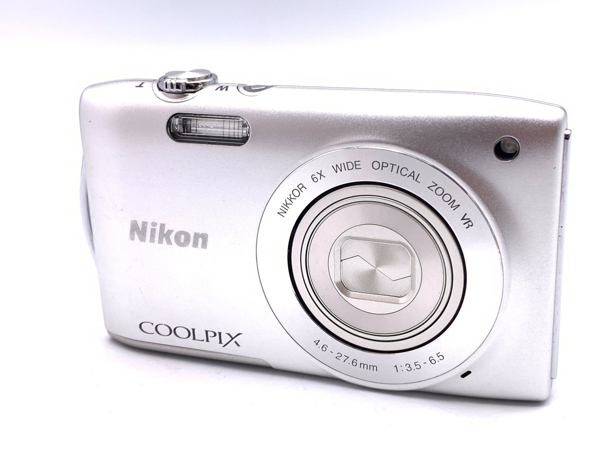 【中古】Nikon ニコン COOLPIX S3300 クリスタルシルバー コンパクトデジタルカメラ ニコン（Nikon） 【中古】Nikon COOLPIX S3300 クリスタルシルバー