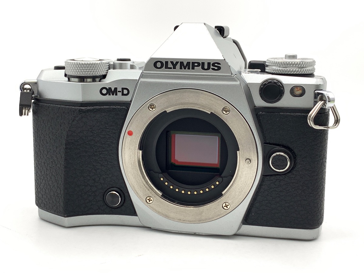 �I�����p�X OM-D E-M5 MarkII �{�f�B �V���o�[