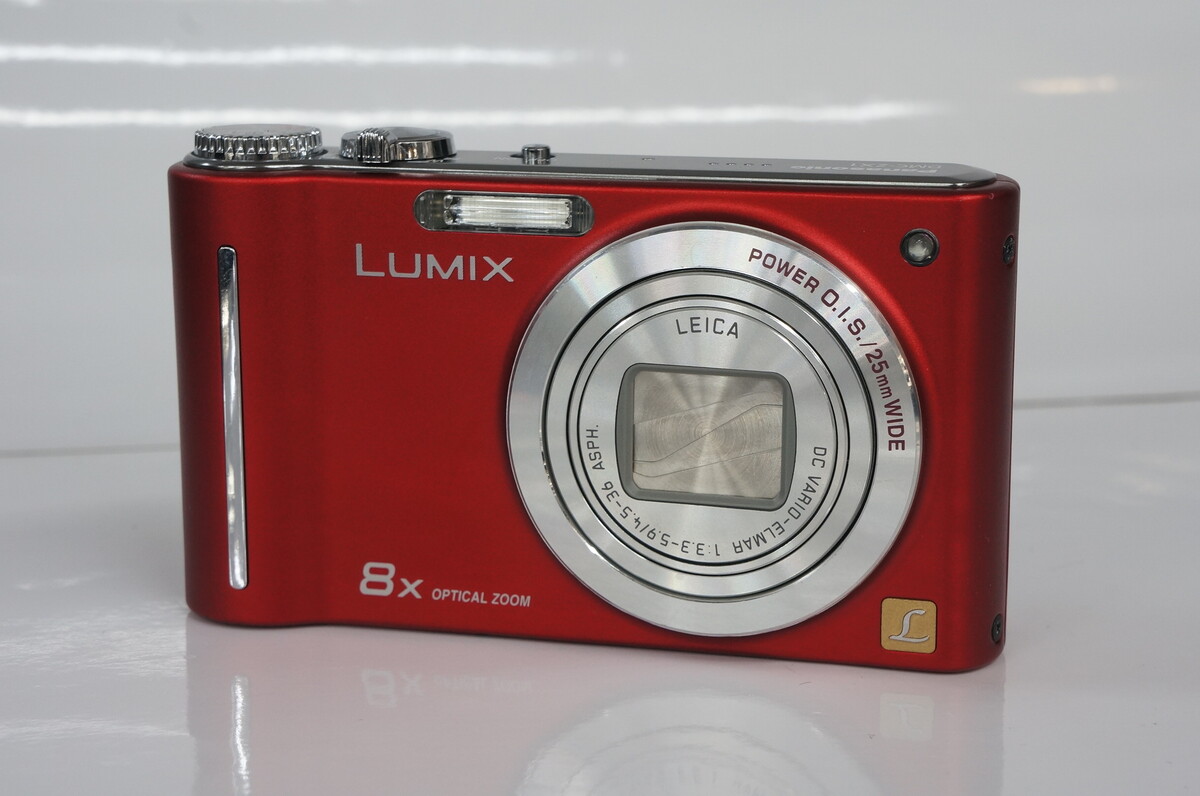Panasonic LUMIX DC-FZ85 デジタルカメラ＋別売り充電器 Amazon.com : Panasonic Digital Camera Lumix FZ85 Black DC