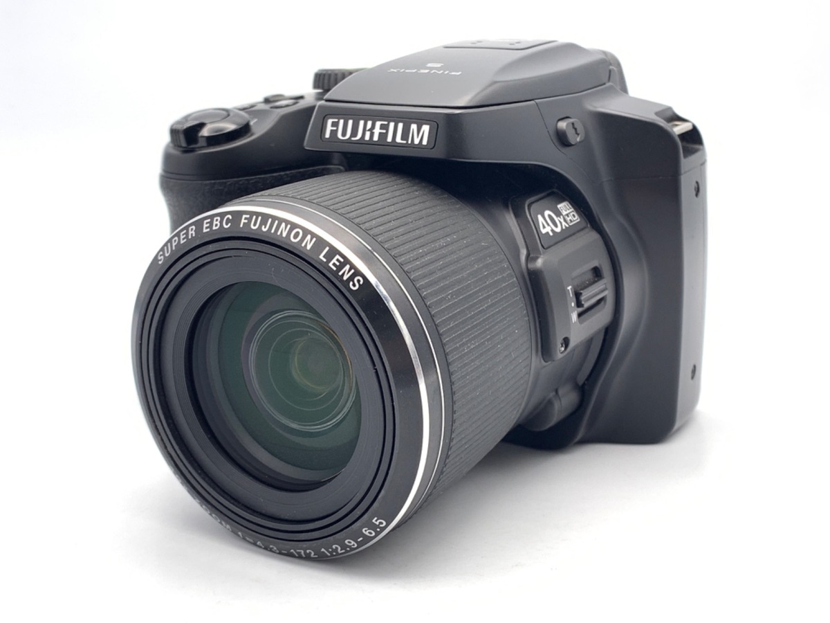 �t�W�t�C���� FinePix S8200 �u���b�N