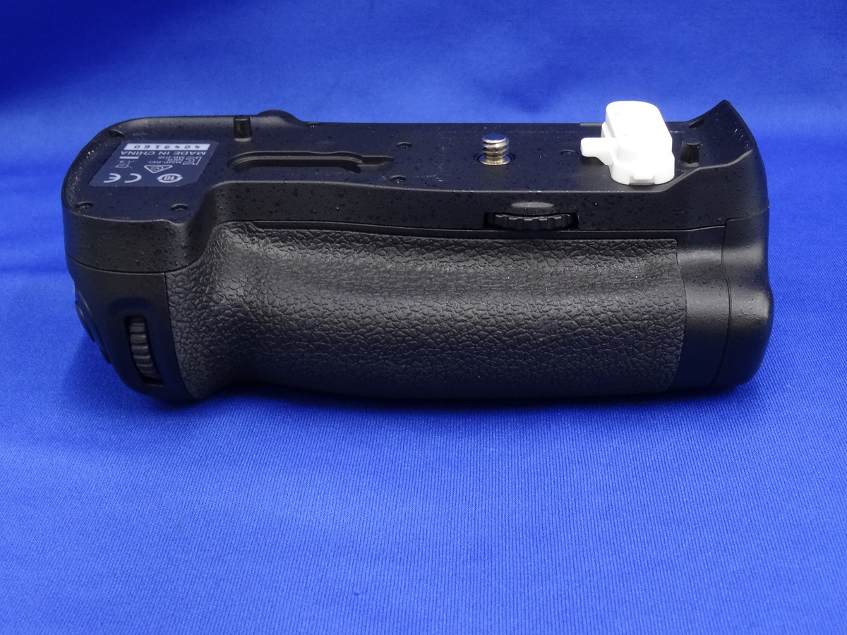 中古：B(並品)】ニコン マルチパワーバッテリーパック MB-D18