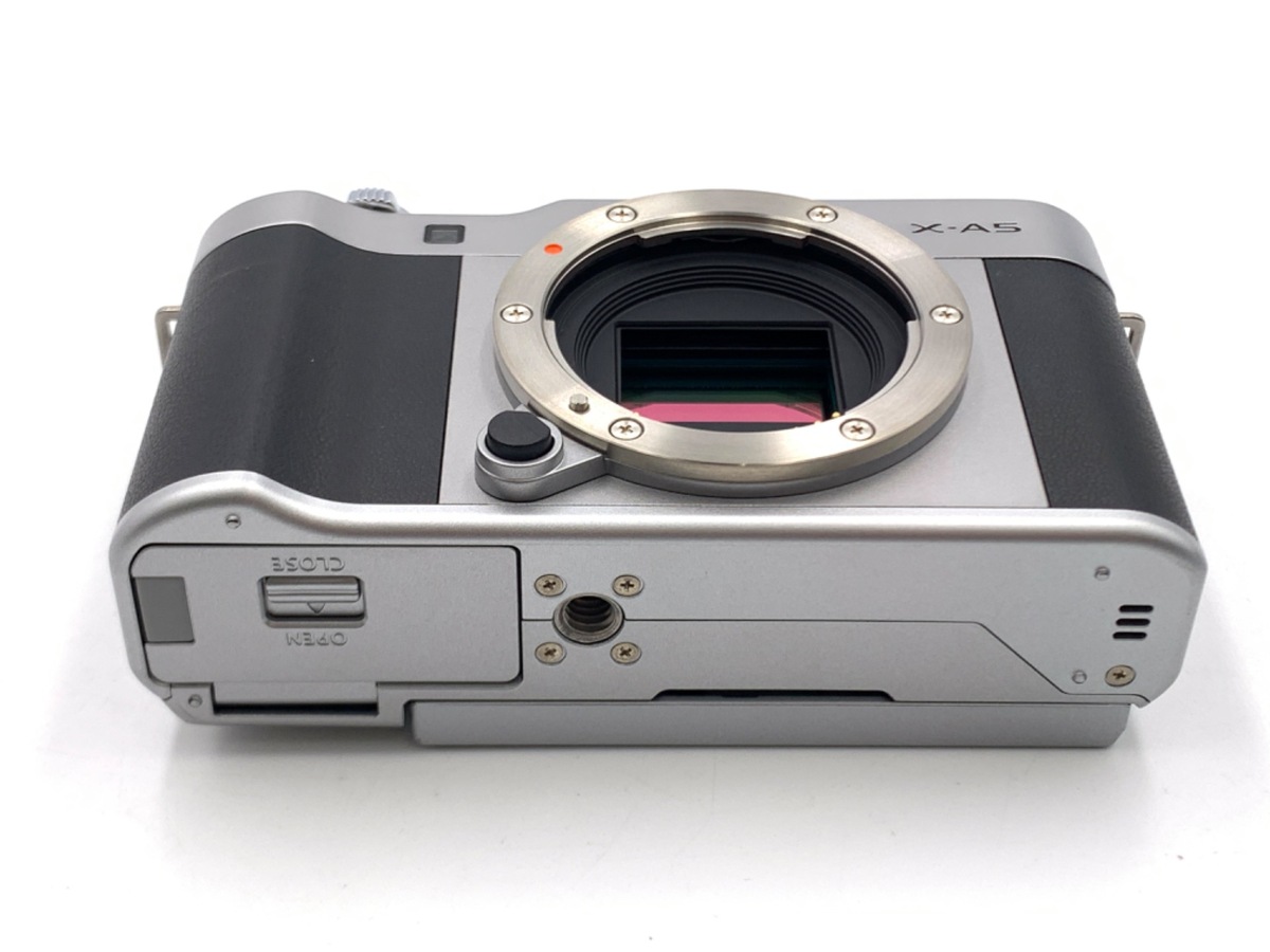 良品》FUJIFILM X-A5 ボディ