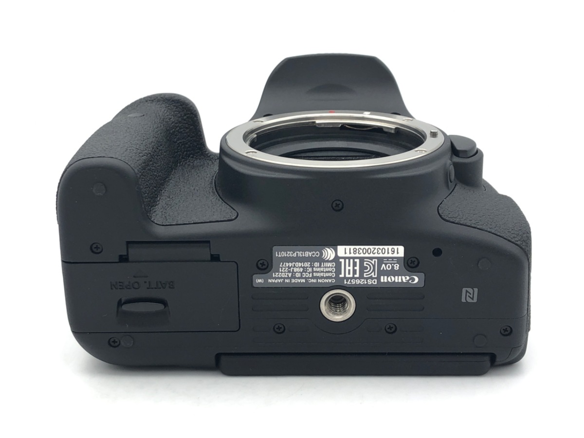 �L���m�� EOS Kiss X8i �{�f�B