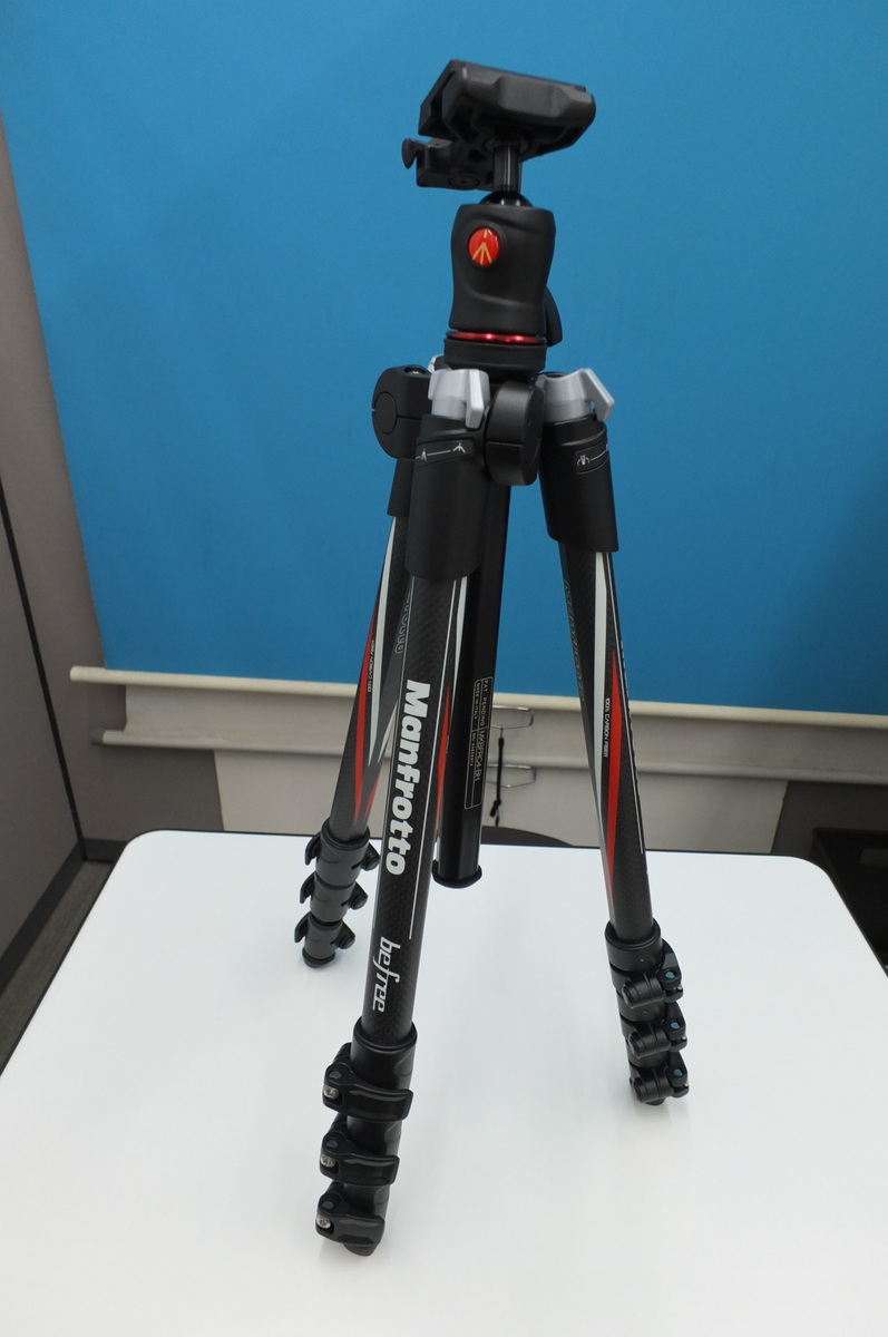 中古:B(並品)】マンフロット MKBFRC4-BH Befree カーボン 中古:B(並品)】マンフロット MKBFRC4-BH Befree カーボン