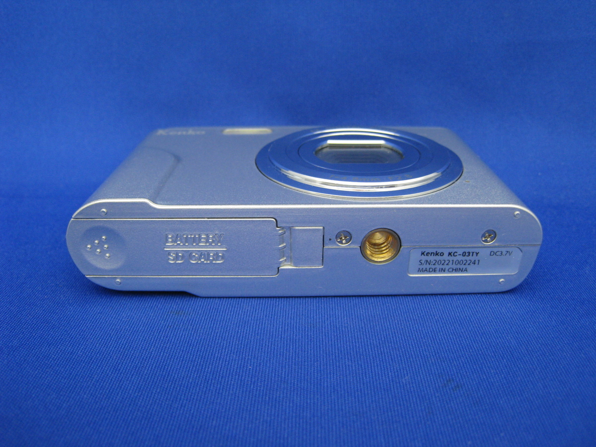 中古：AB(良品)】ケンコー デジタルカメラ KC-03TY シルバー 