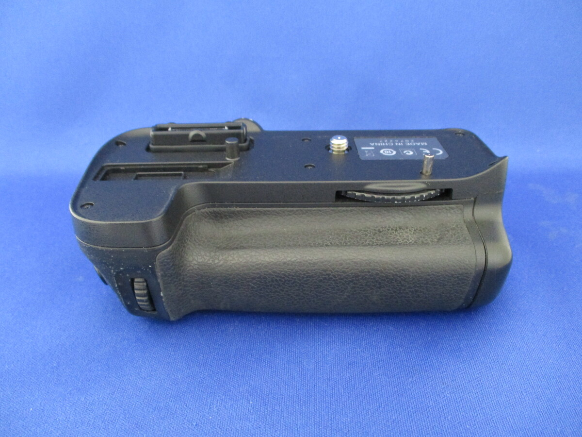 中古：B(並品)】ニコン マルチパワーバッテリーパック MB-D11