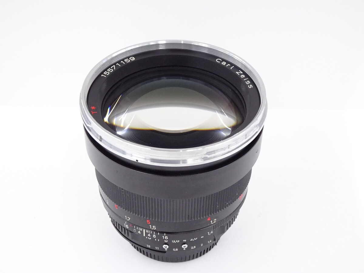 Ű T* 85/1.4 ZF
