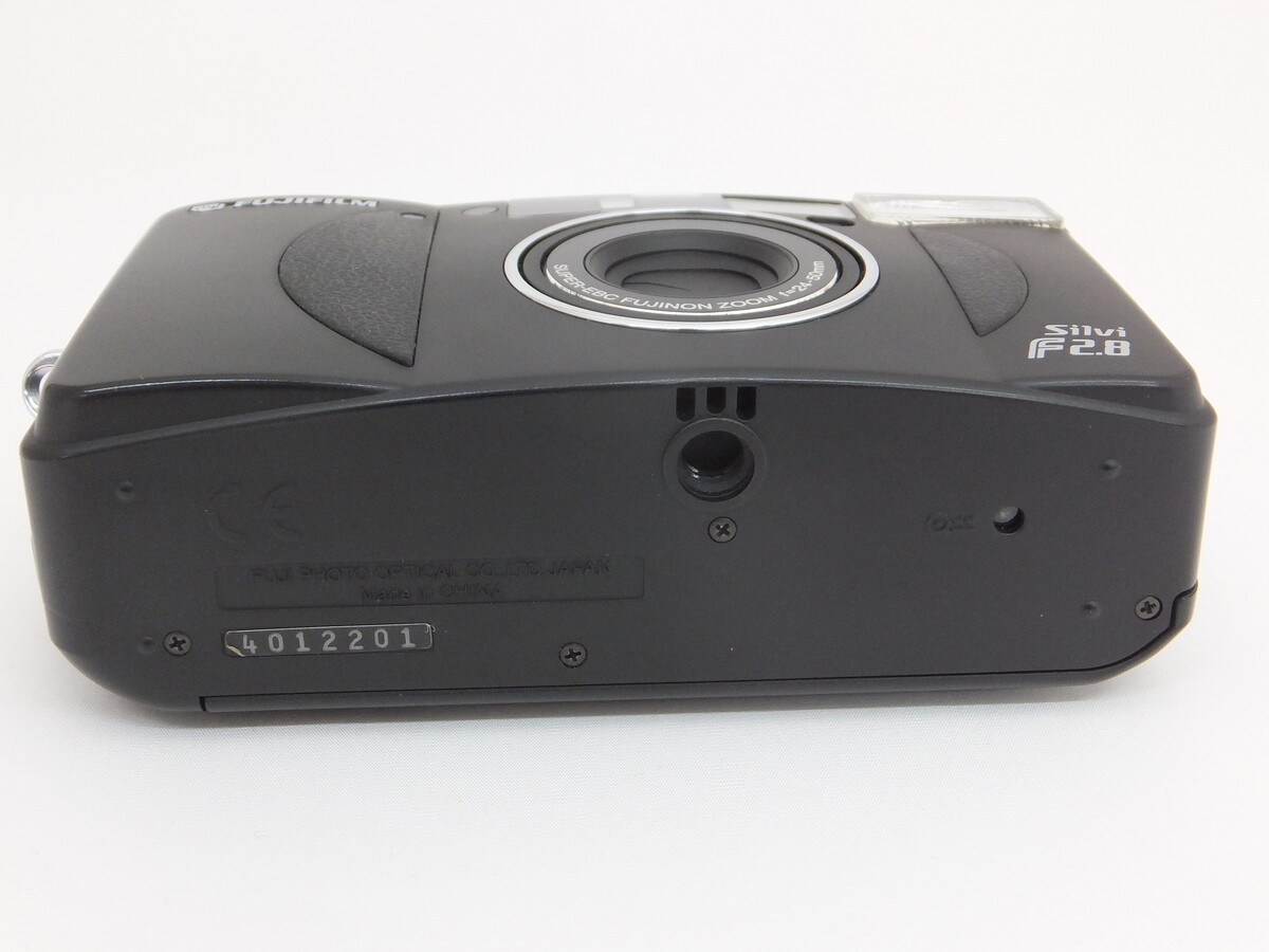 SILVI �V�����B F2.8 �u���b�N