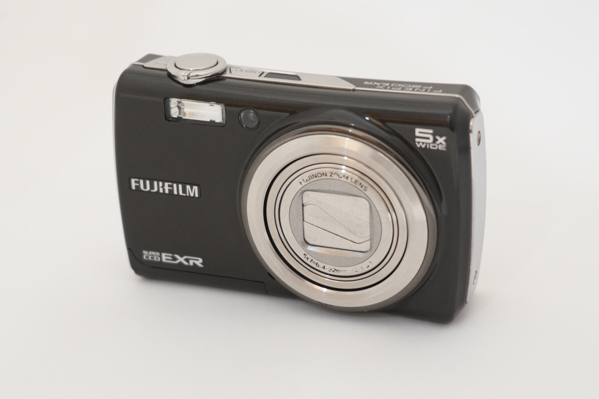 FinePix F200EXR 中古価格比較 - 価格.com