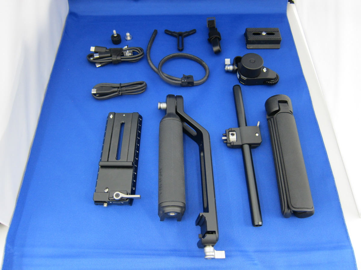 中古：B(並品)】DJI RS3 Combo 一眼レフ・ミラーレス用スタビライザー 