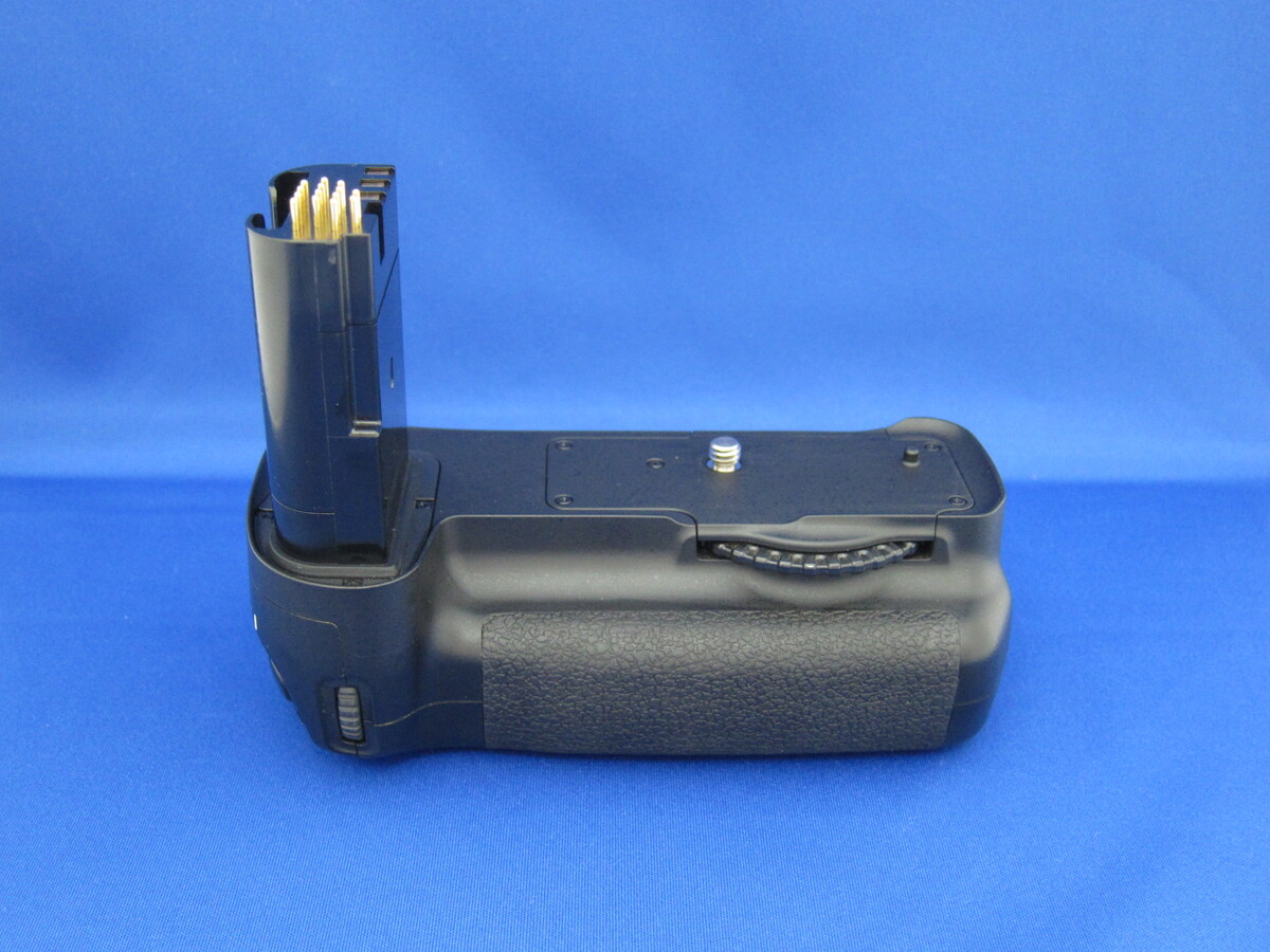 中古 Nikon MB-D200 マルチパワーバッテリーパック カメラ 周辺機器