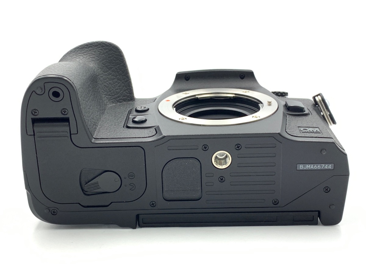 OM SYSTEM OM-1 �{�f�B