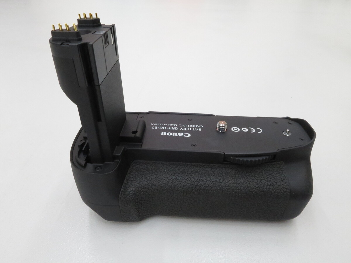 中古:AB(良品)】キヤノン バッテリーグリップ BG-E7 | 2448710139340 中古:AB(良品)】キヤノン バッテリーグリップ BG-E7 | 2448710139340