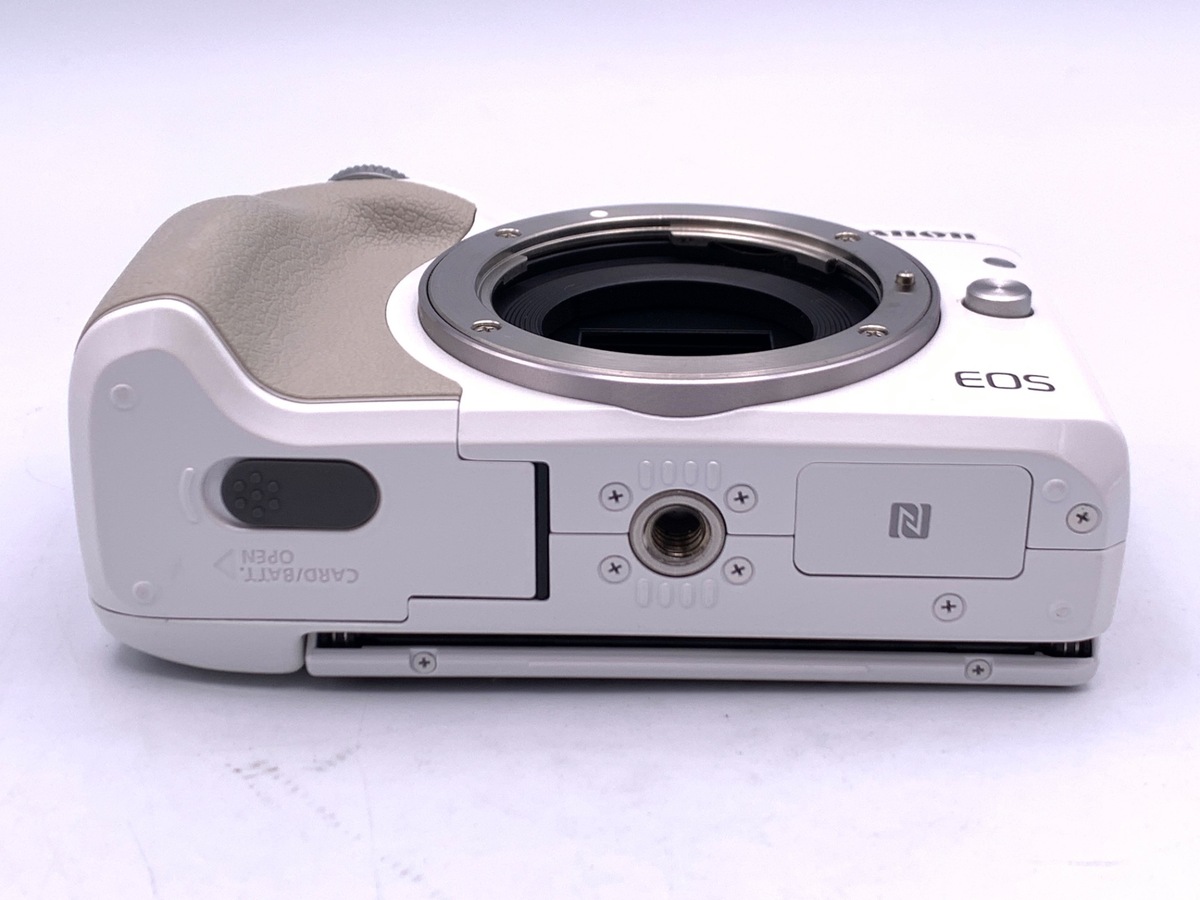 EOS M3 ボディ ホワイト【2420万画素】