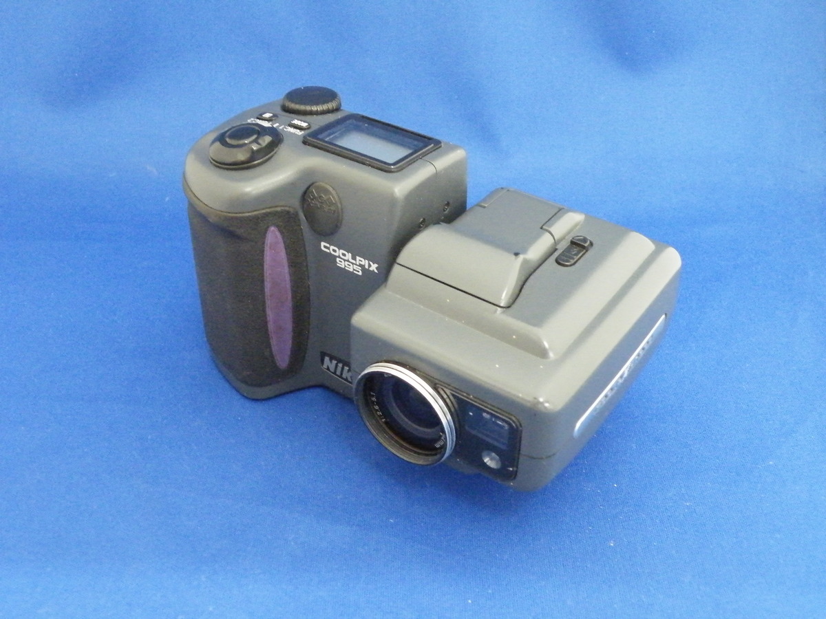 Nikon COOLPIX 995 デジタルカメラ Nikon CoolPix 995 3.3MP Rotating Digital Camera Digicam [EXC]