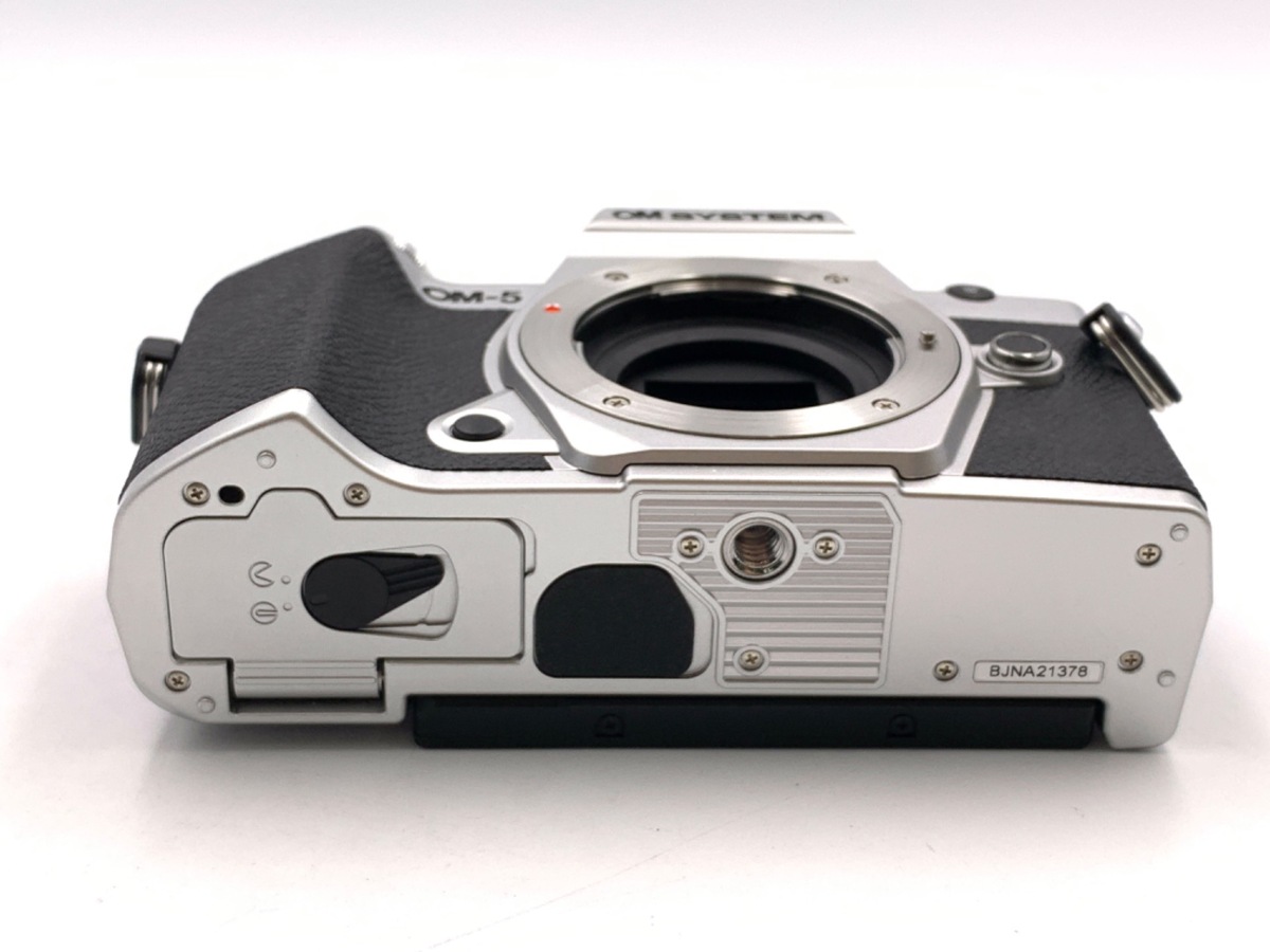 OM SYSTEM OM-5 �{�f�B �V���o�[