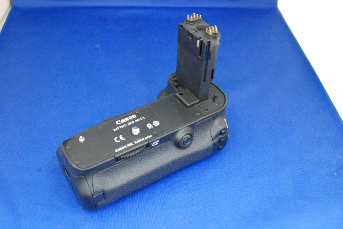 純正★良品★キヤノン CANON BG-E11 バッテリーグリップ 5Ds/5DsR/5D MarkIII用 オススメ