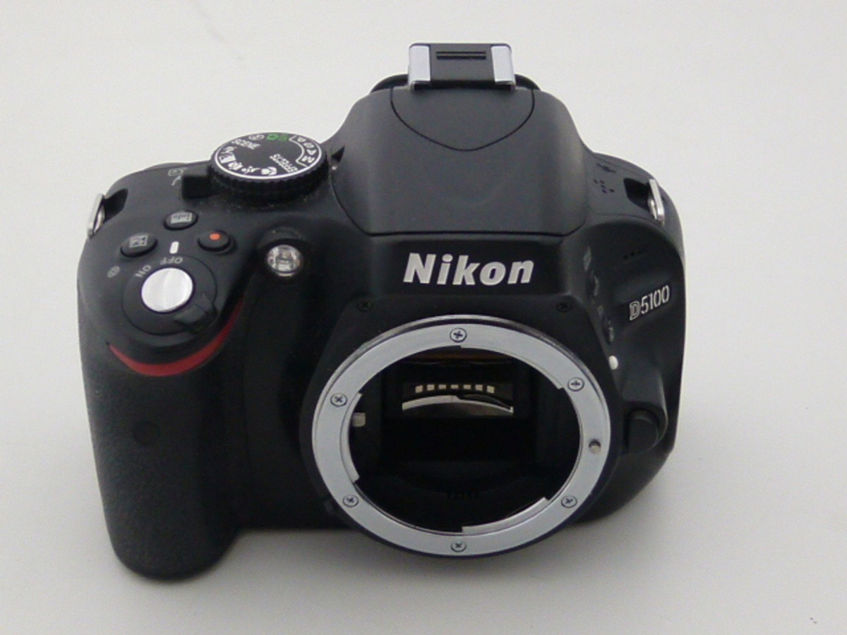 Nikon D5100 本体ボディ＋レンズ＋バッテリー　セット　極美品　一眼レフ Amazon | Nikon デジタル一眼レフカメラ D5100 18-105VR レンズ